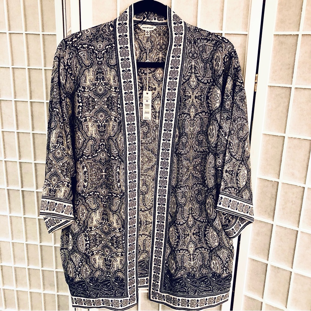 MAX STUDIO kimono jacket. This is blue. It has slits on each side bottom. Sz M